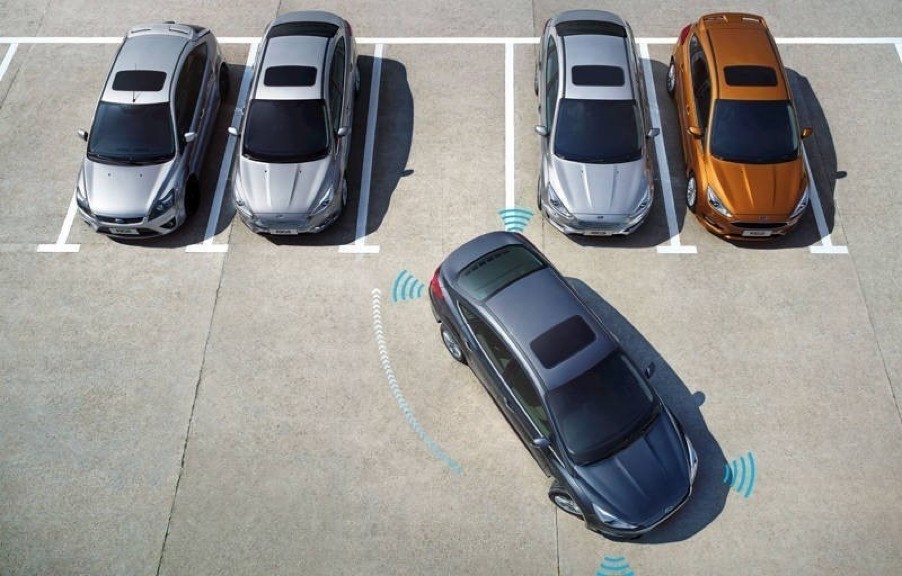Đánh Giá Hiệu Quả Thực Tế của Hệ Thống Hỗ Trợ Đỗ Xe Tự Động (Auto Park)