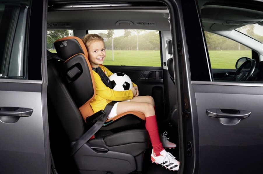 Không ghế riêng, dây an toàn có thể gây hại cho trẻ